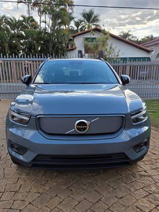 VOLVO XC40 P8 RECHARGE ELECTRIC BEV PURE AWD VOLVO XC40 P8 RECHARGE ELECTRIC BEV PURE AWD